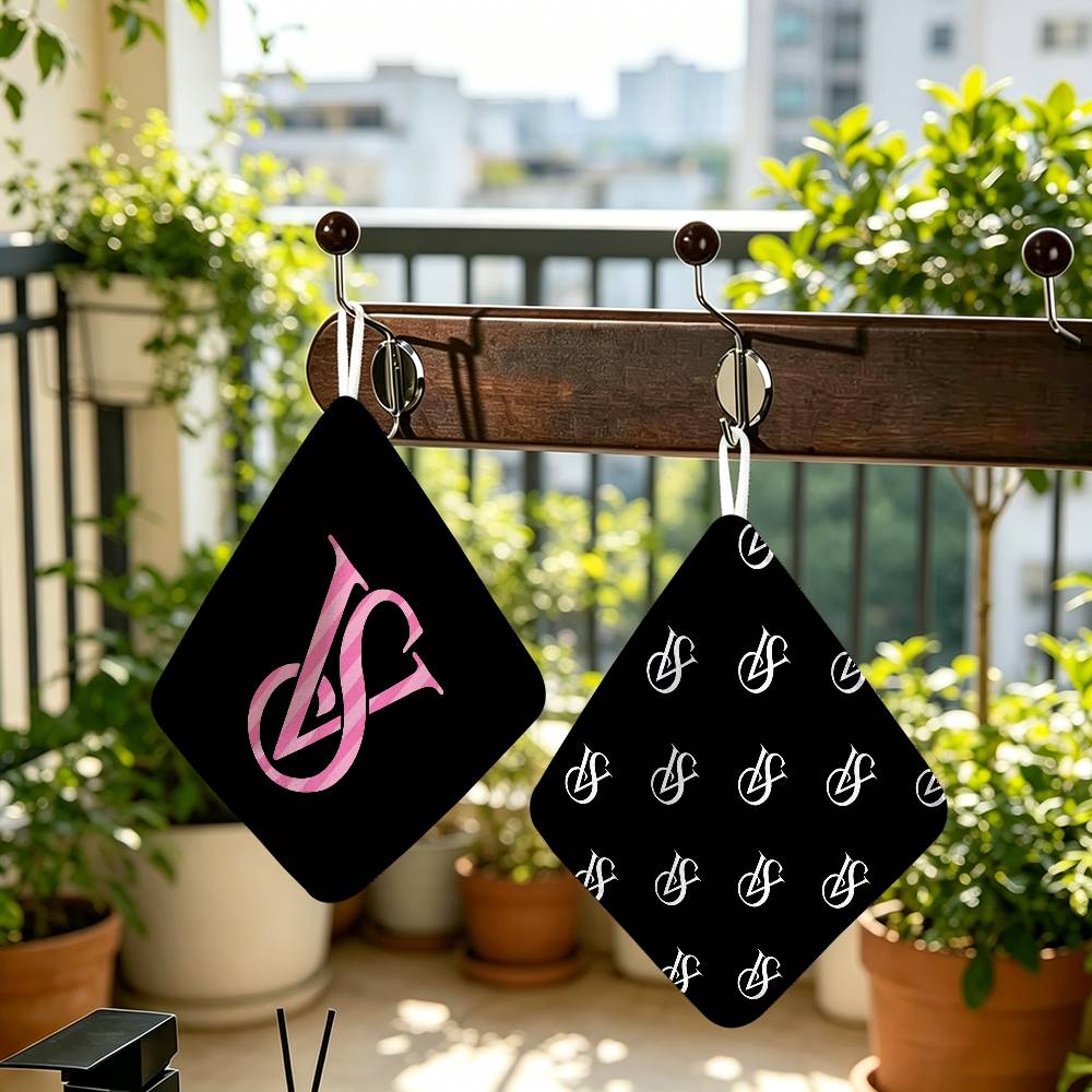 logo Hanging Style Hand Wiping - Beauty Makeup Louis Vuitton review and price