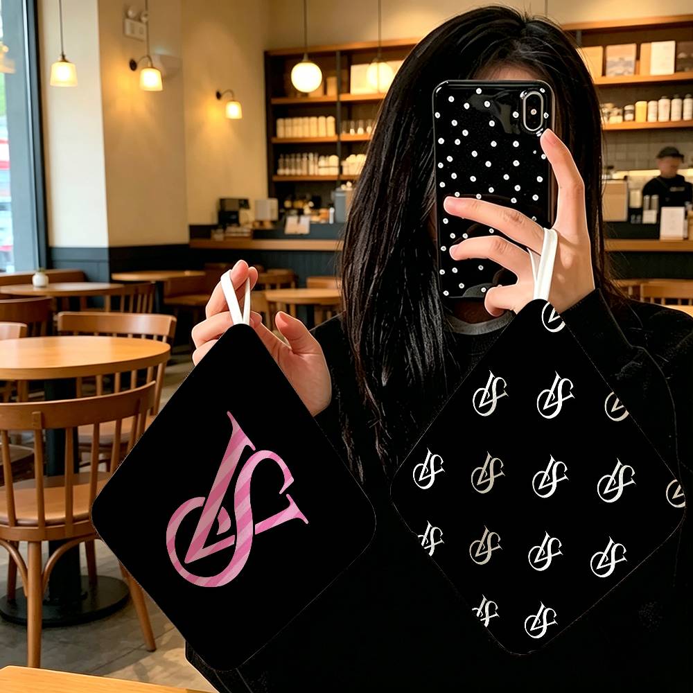 logo Hanging Style Hand Wiping - Beauty Makeup Louis Vuitton review and price